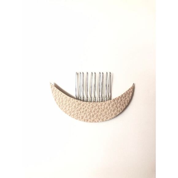 Artisan Handmade Leather Crescent Moon Celestial hair comb -cream cobble - Picture 7 of 9